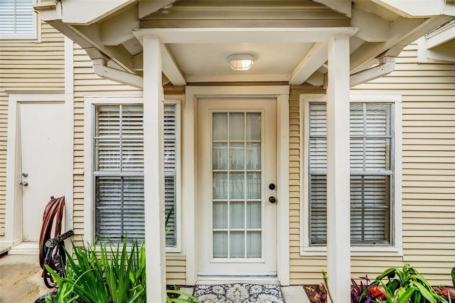 Property photo for 308 1/2 W Drew Street, #B, Houston, TX