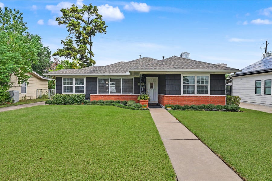 Property photo for 4102 Portsmouth Avenue, Houston, TX