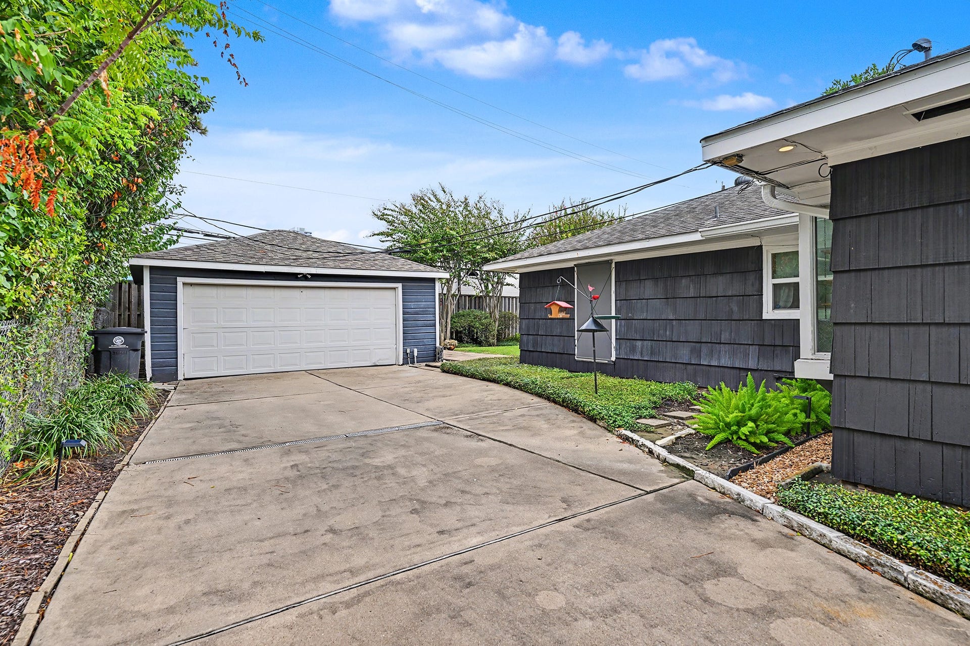 4102 Portsmouth Avenue, Houston, TX 77027 2 car detached garage with workshop area.
