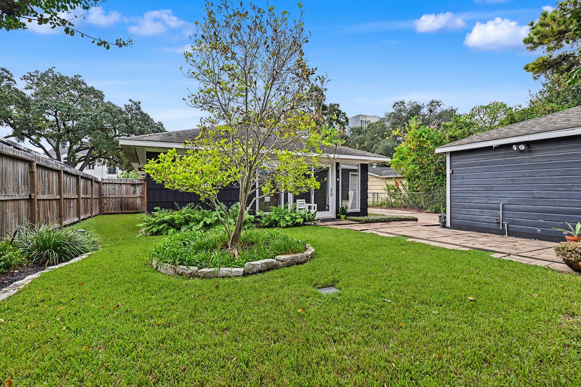 4102 Portsmouth Avenue, Houston, TX 77027 Plenty of room for all your outdoor activities.