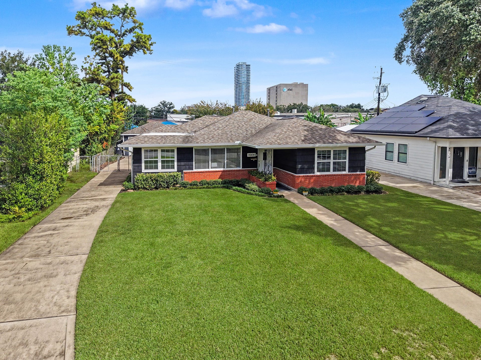 4102 Portsmouth Avenue, Houston, TX 77027 One last look at 4102 Portsmouth Street...MAKE YOUR APPOINTMENT TODAY!