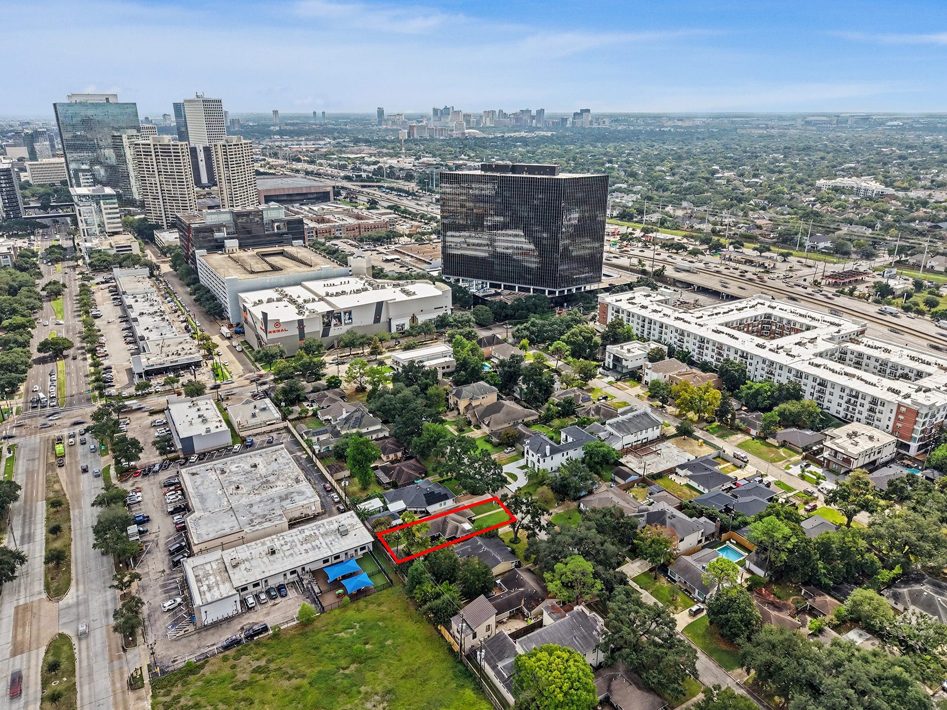 4102 Portsmouth Avenue, Houston, TX 77027 View toward Greenway Plaza and the Medical Center.