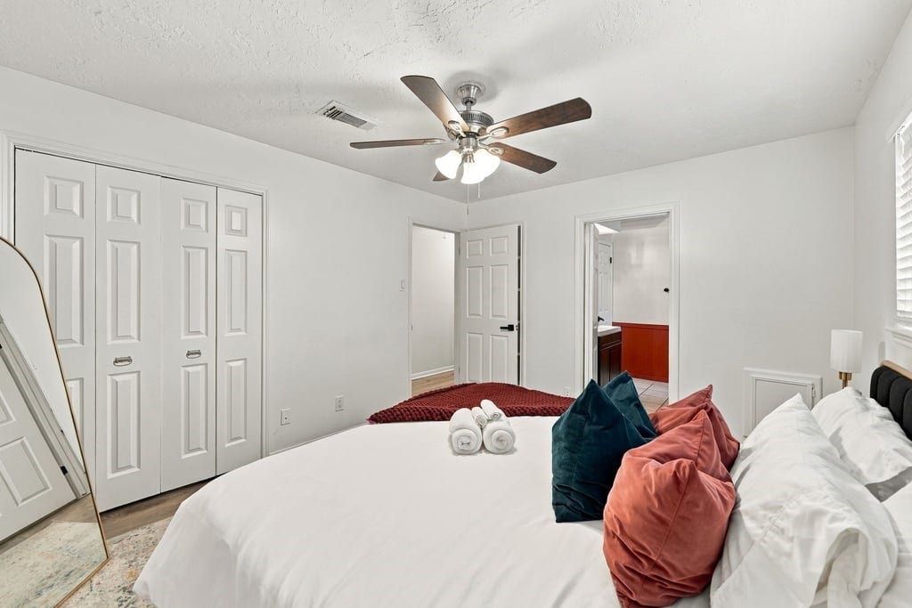 27209 Wells Lane, Conroe, TX 77385 Guest bedroom 3