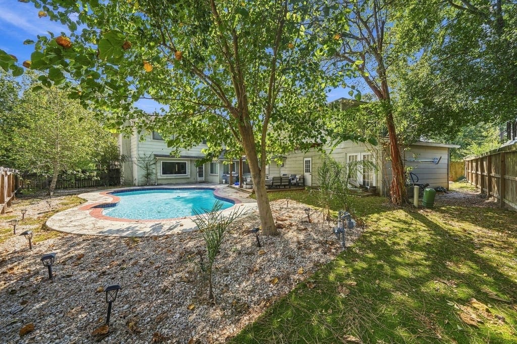 27209 Wells Lane, Conroe, TX 77385 lots of backyard space
