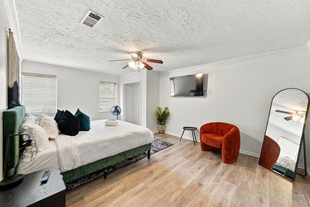27209 Wells Lane, Conroe, TX 77385 Guest bedroom 2
