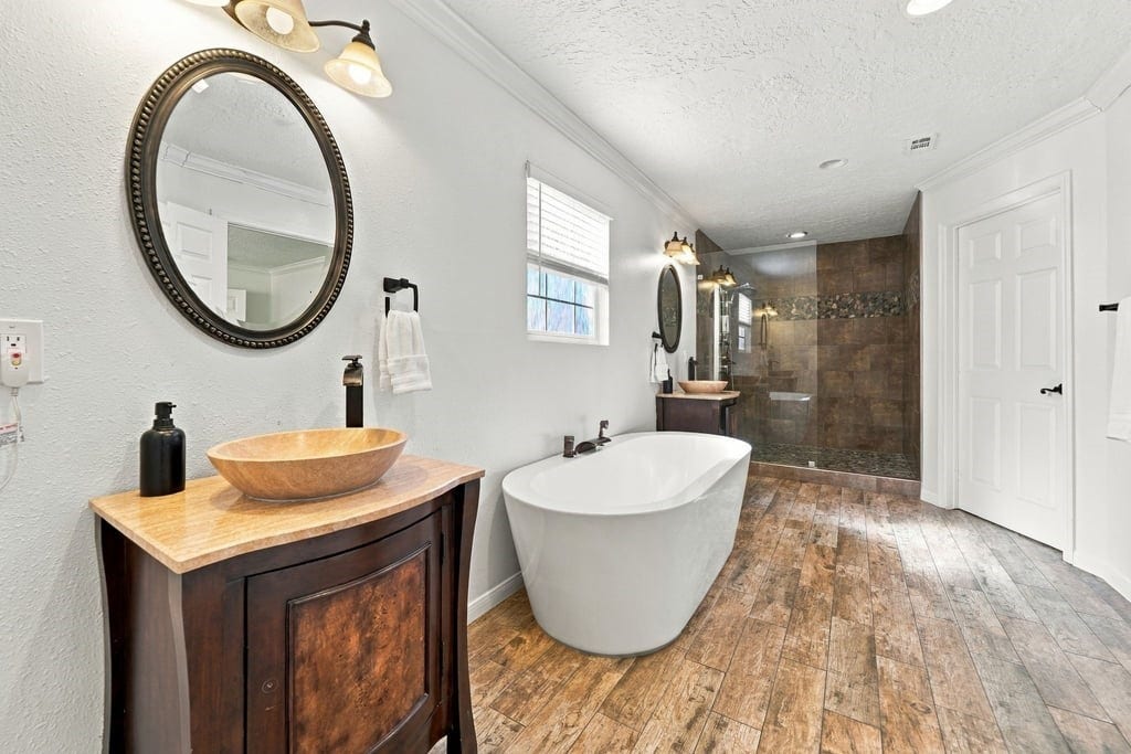 27209 Wells Lane, Conroe, TX 77385 primary bathroom