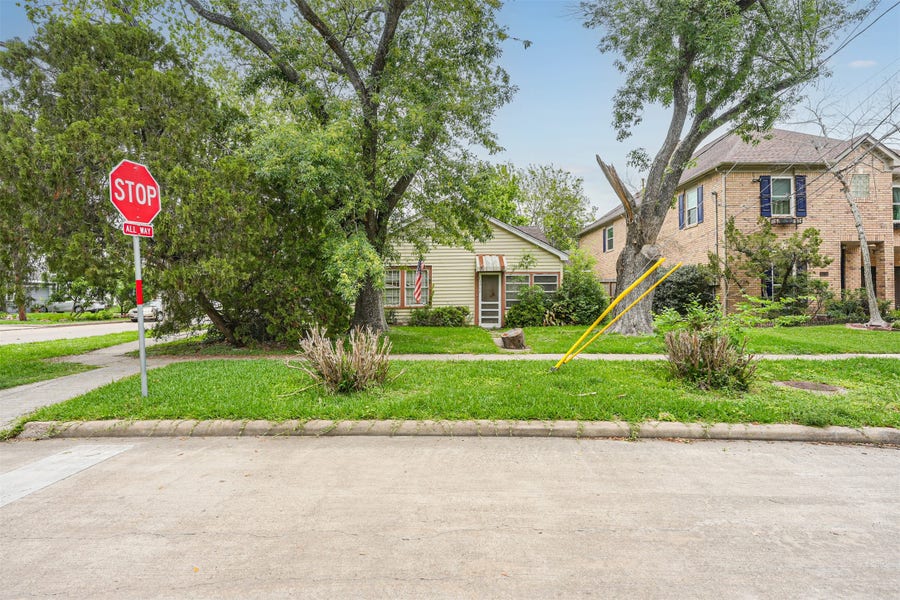 Property photo for 4260 Dartmouth Avenue, West University Place, TX
