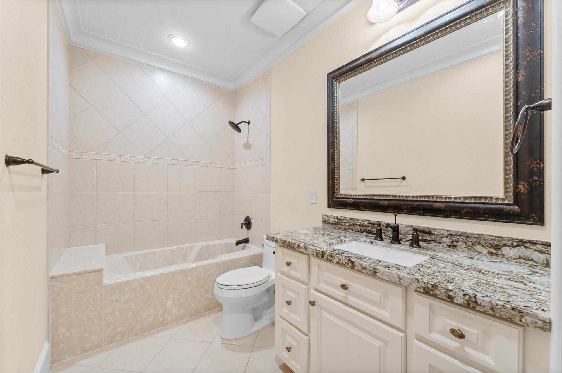 28427 Woodsons Lake Drive, Spring, TX 77386 Secondary bath #3 upstairs.
