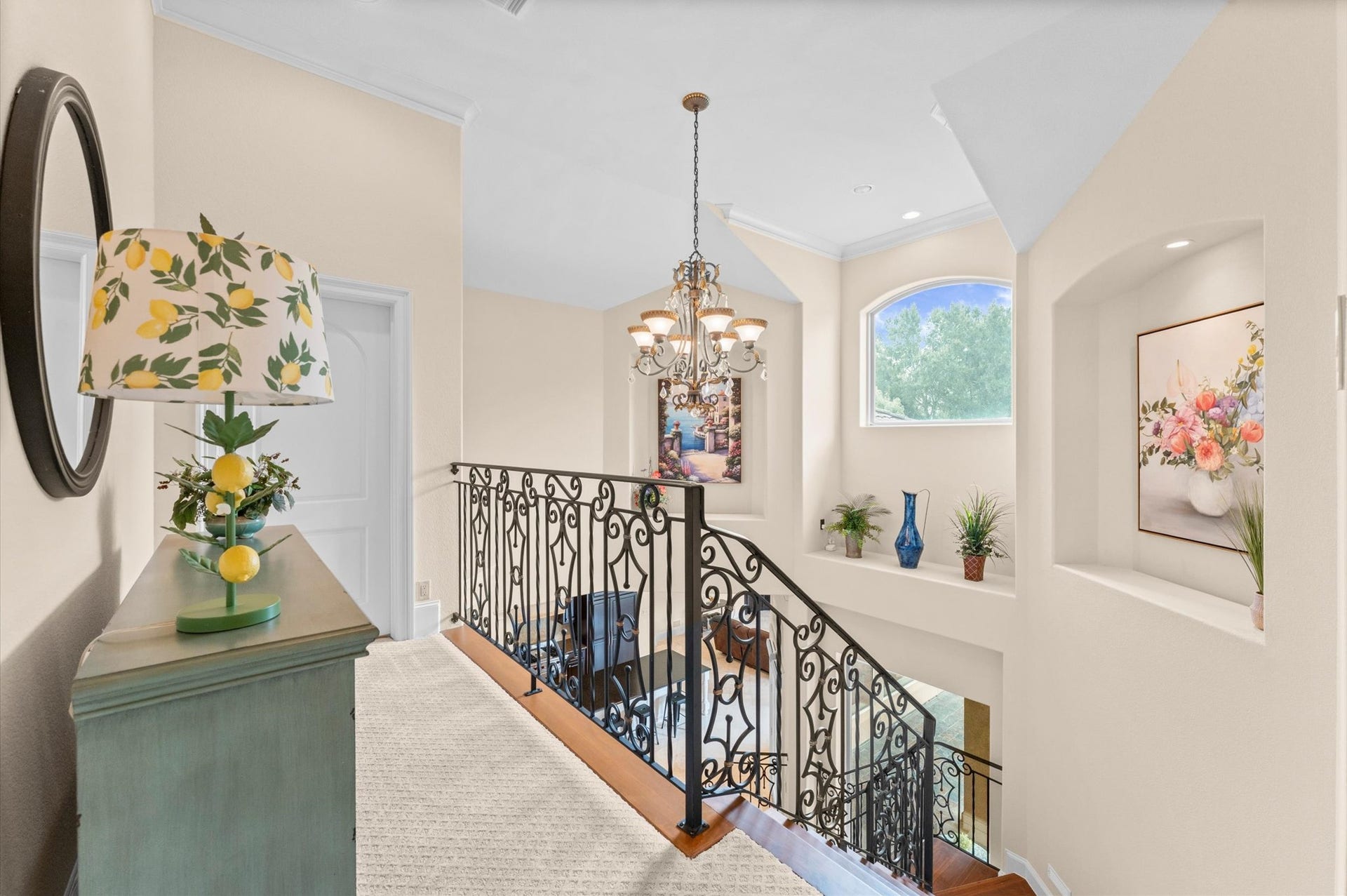 28427 Woodsons Lake Drive, Spring, TX 77386 Upstairs hall way