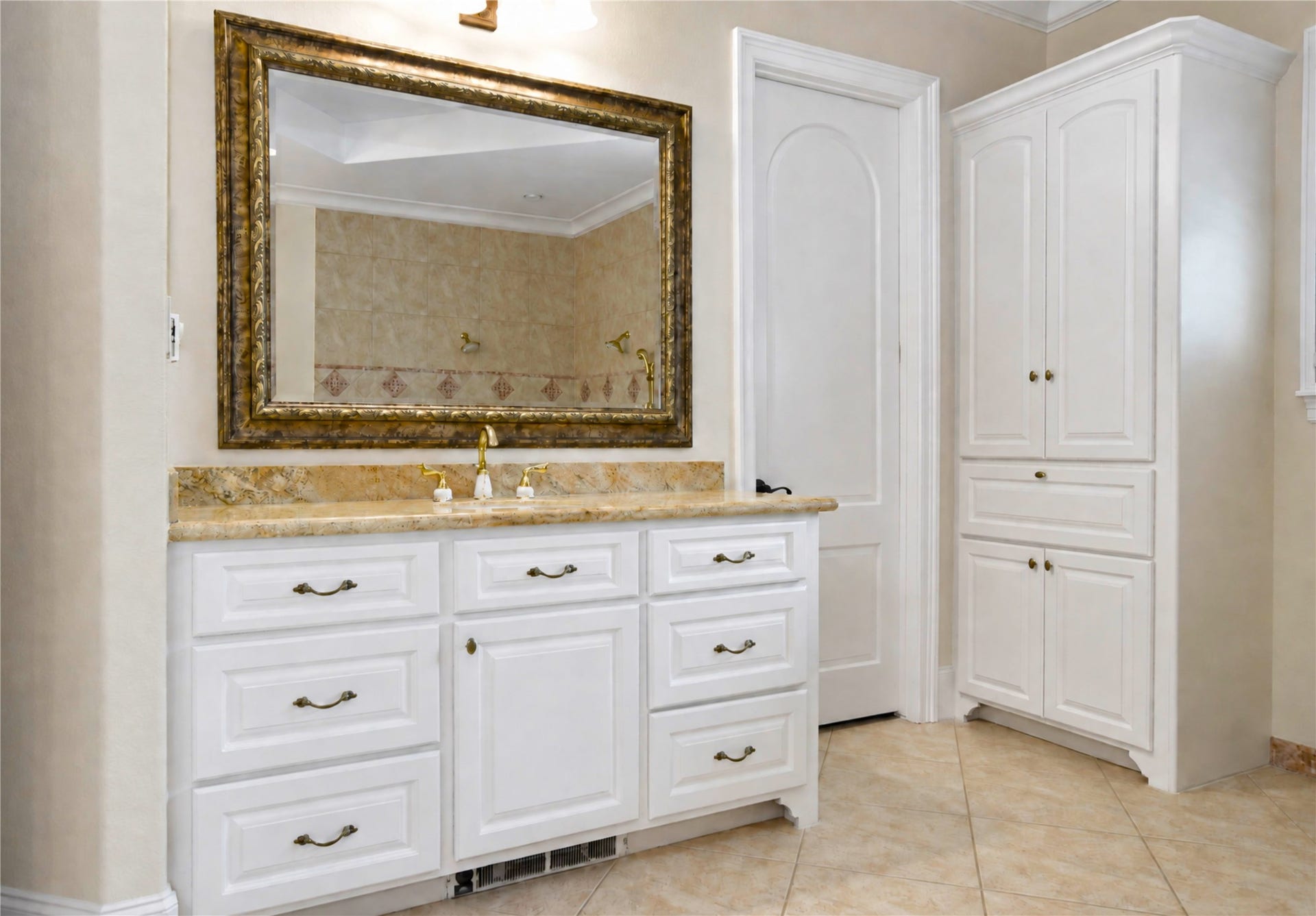 28427 Woodsons Lake Drive, Spring, TX 77386 Primary sink with second closet