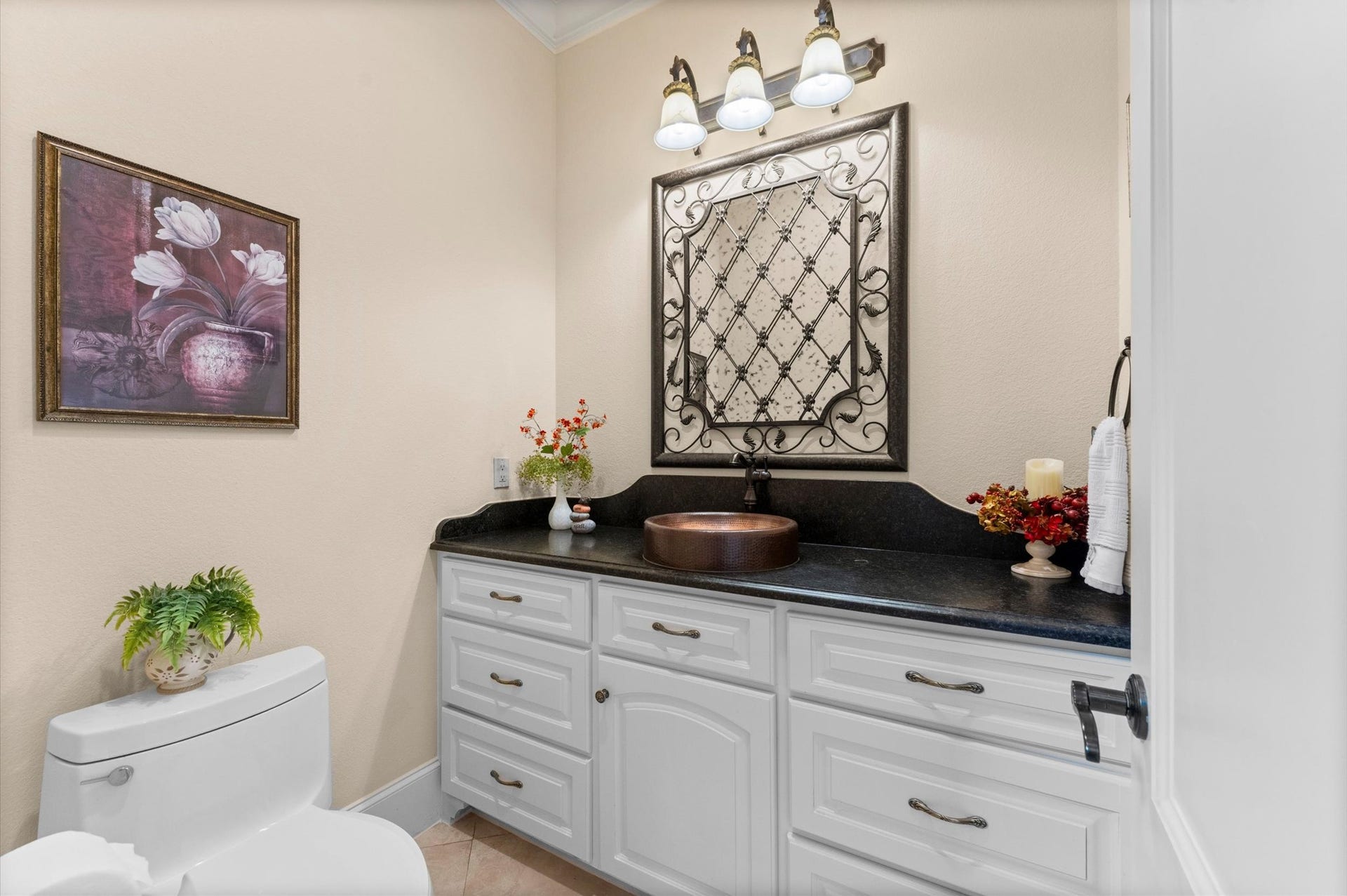 28427 Woodsons Lake Drive, Spring, TX 77386 Half bath downstairs