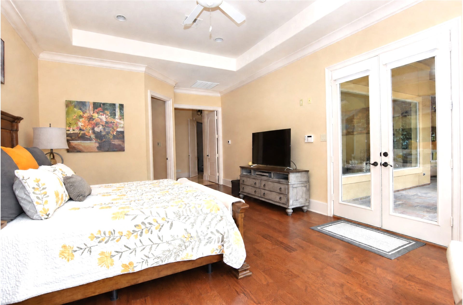 28427 Woodsons Lake Drive, Spring, TX 77386 Primary has a private access to the swimming pool.