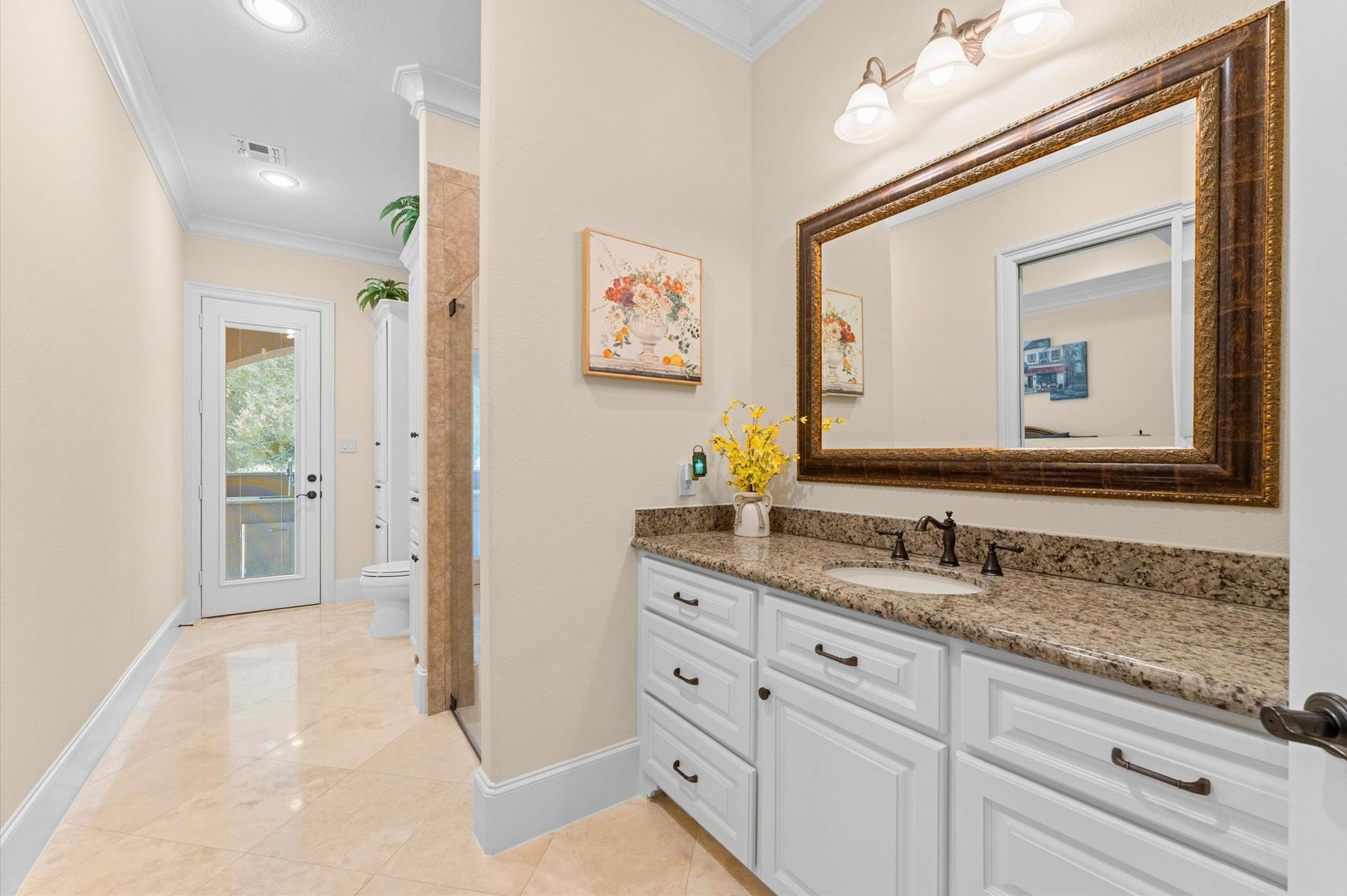 28427 Woodsons Lake Drive, Spring, TX 77386 Secondary full bath downstairs