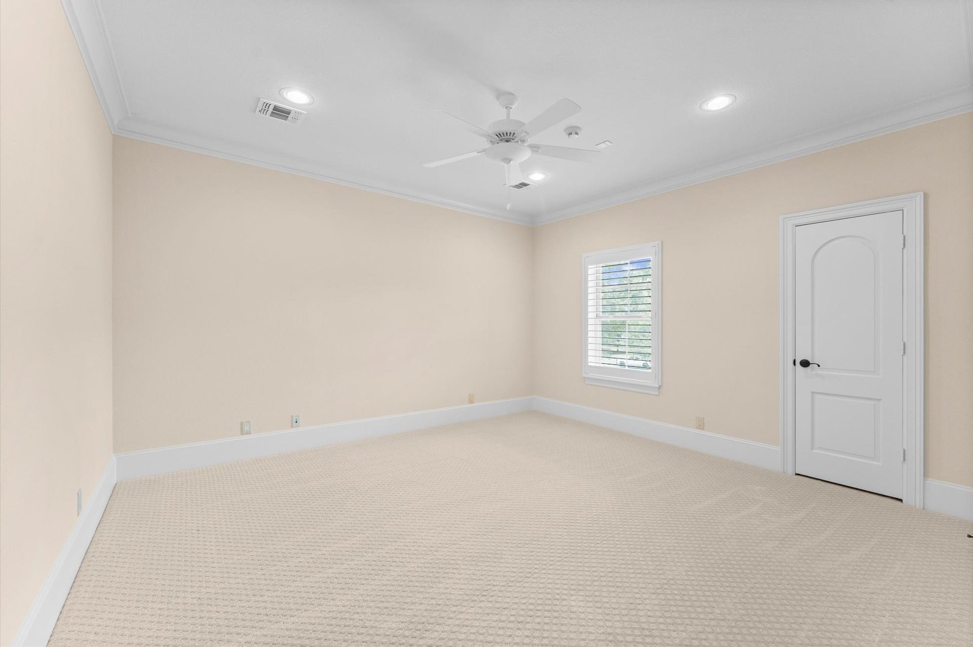 28427 Woodsons Lake Drive, Spring, TX 77386 Secondary room #4 upstairs