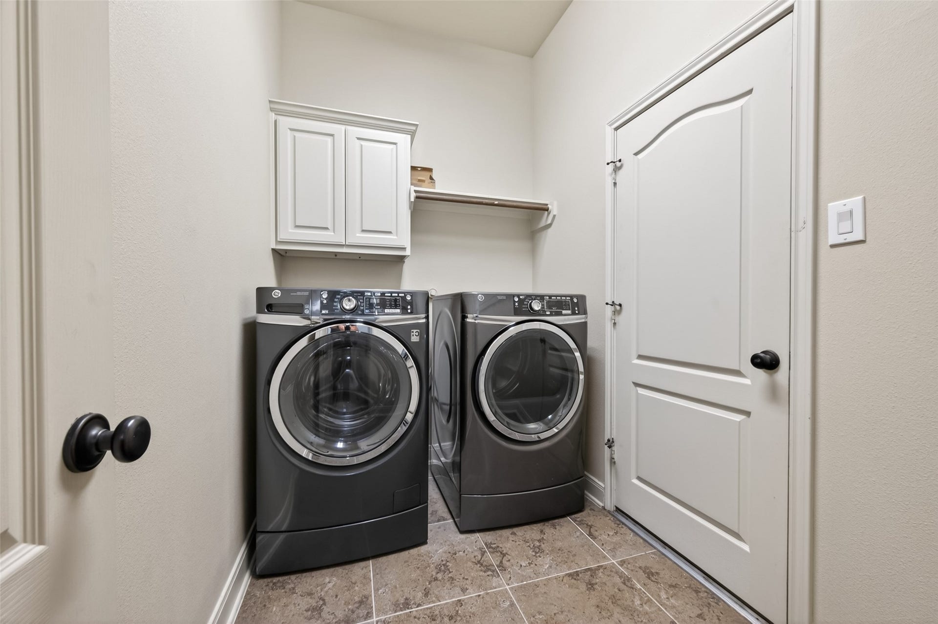 17311 Quiet Shores Drive, Richmond, TX 77407 Laundry room