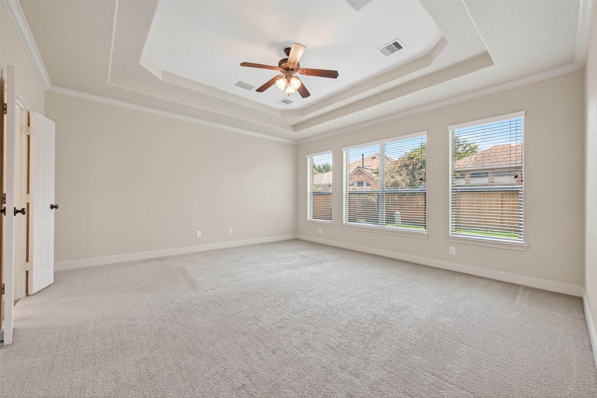 17311 Quiet Shores Drive, Richmond, TX 77407 Primary room