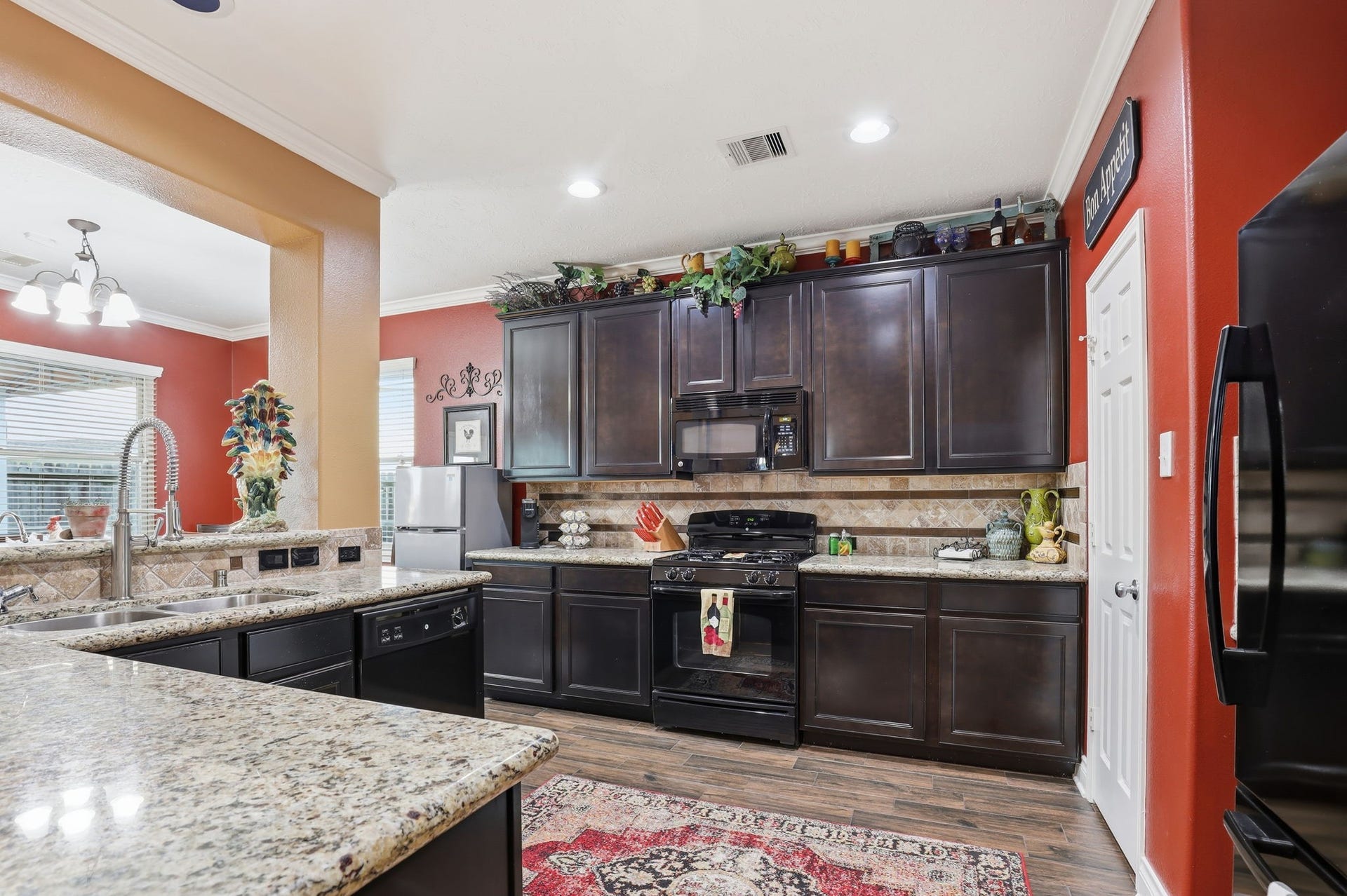 2206 Lisa Lane, Deer Park, TX 77536 2206 Lisa Lane, Deer Park, TX 77536