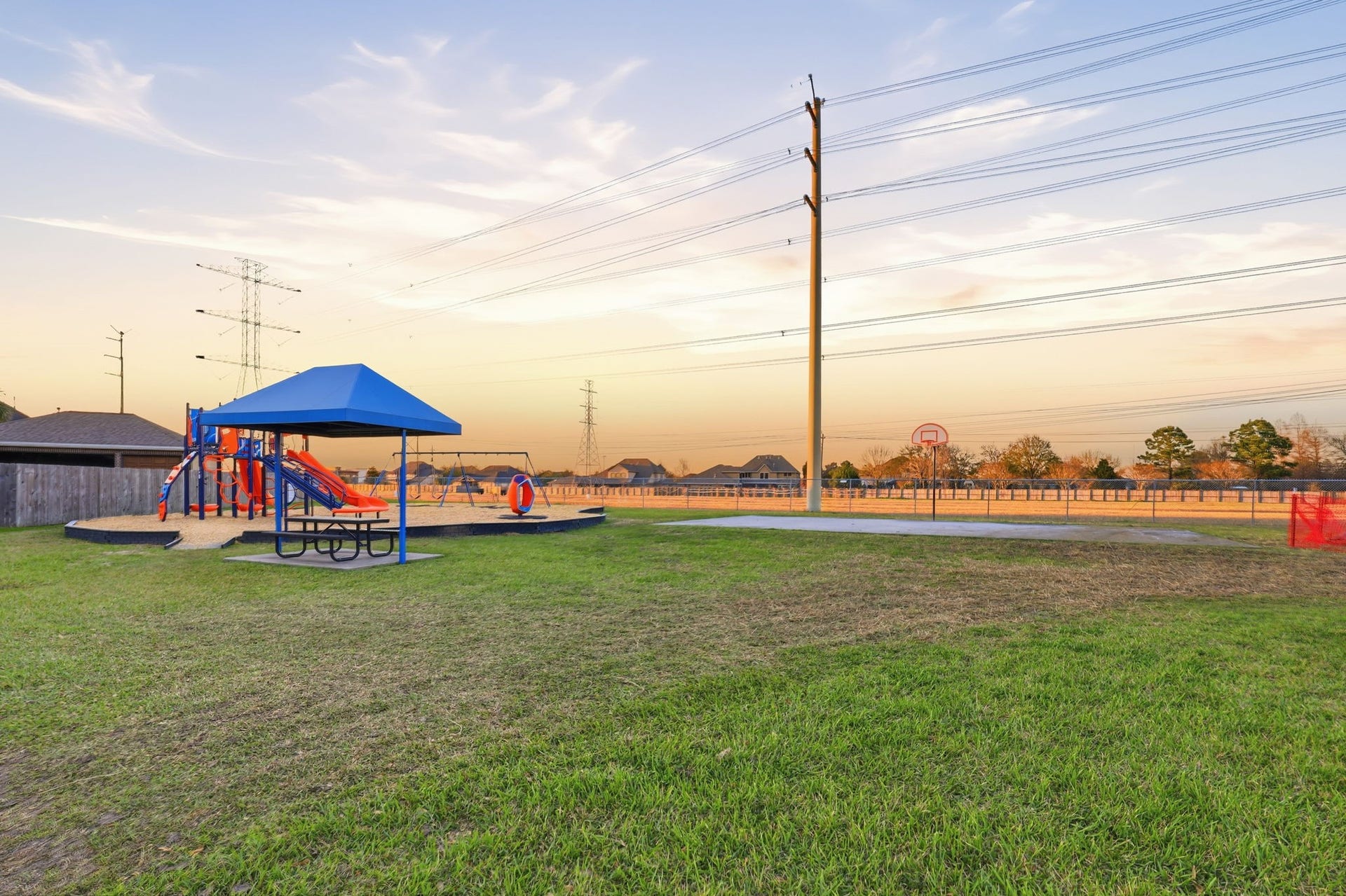 2206 Lisa Lane, Deer Park, TX 77536 2206 Lisa Lane, Deer Park, TX 77536