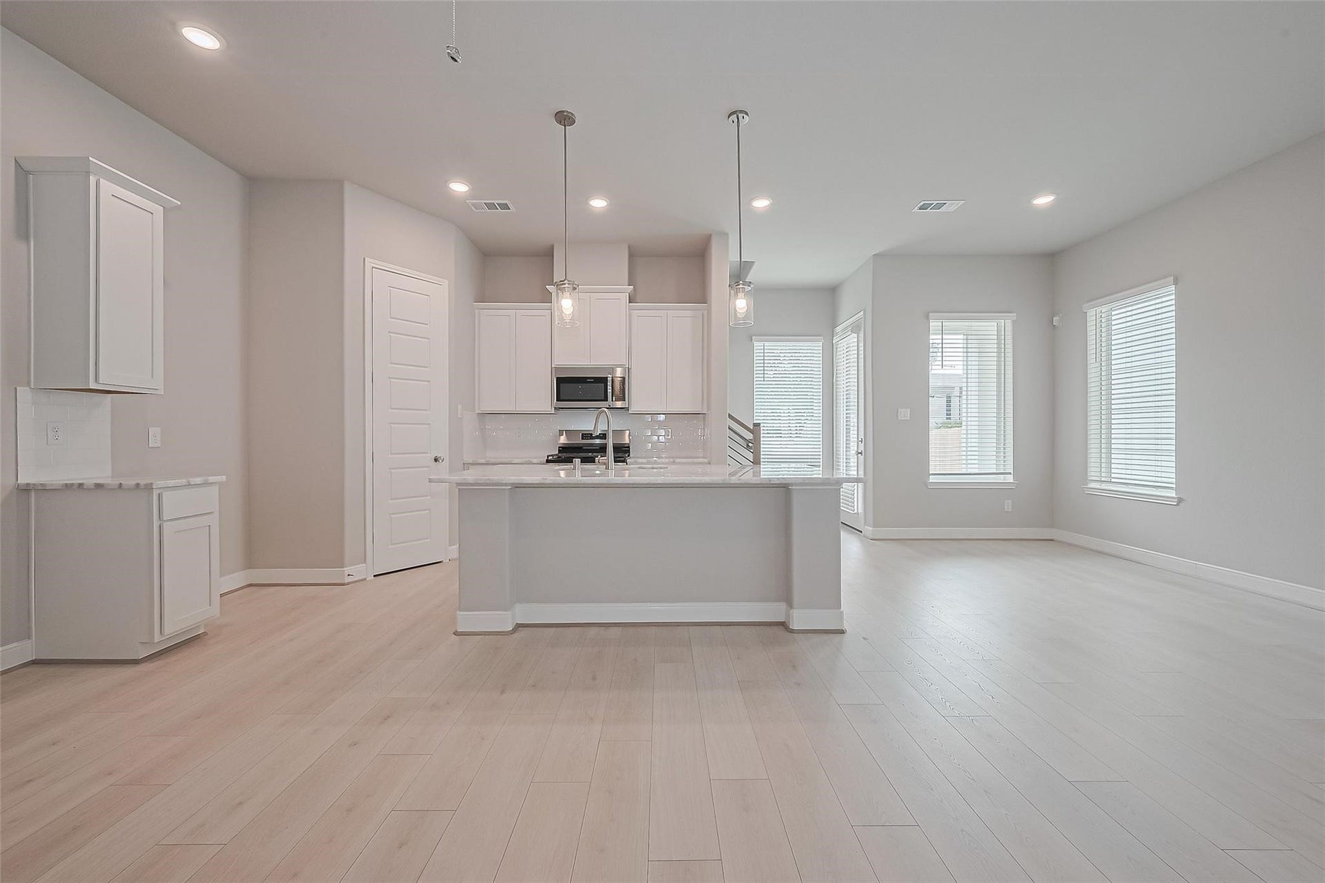 8933 Grovner Place, Houston, TX 77055 8933 Grovner Place, Houston, TX 77055