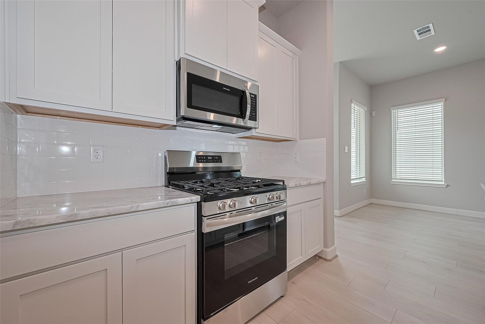 8933 Grovner Place, Houston, TX 77055 8933 Grovner Place, Houston, TX 77055