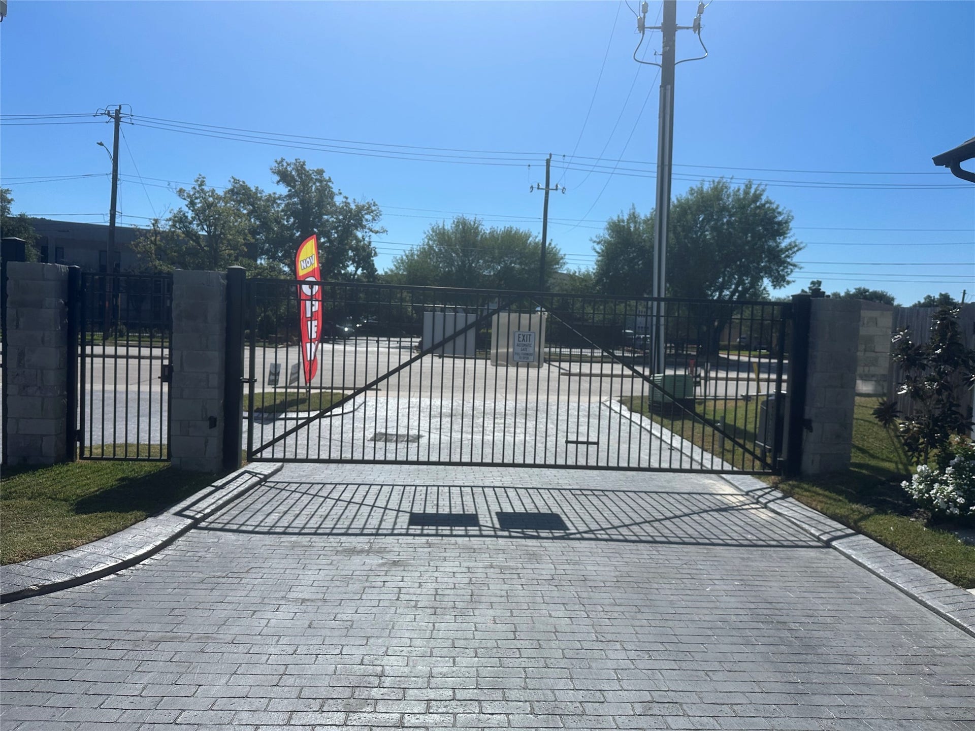 8933 Grovner Place, Houston, TX 77055 8933 Grovner Place, Houston, TX 77055
