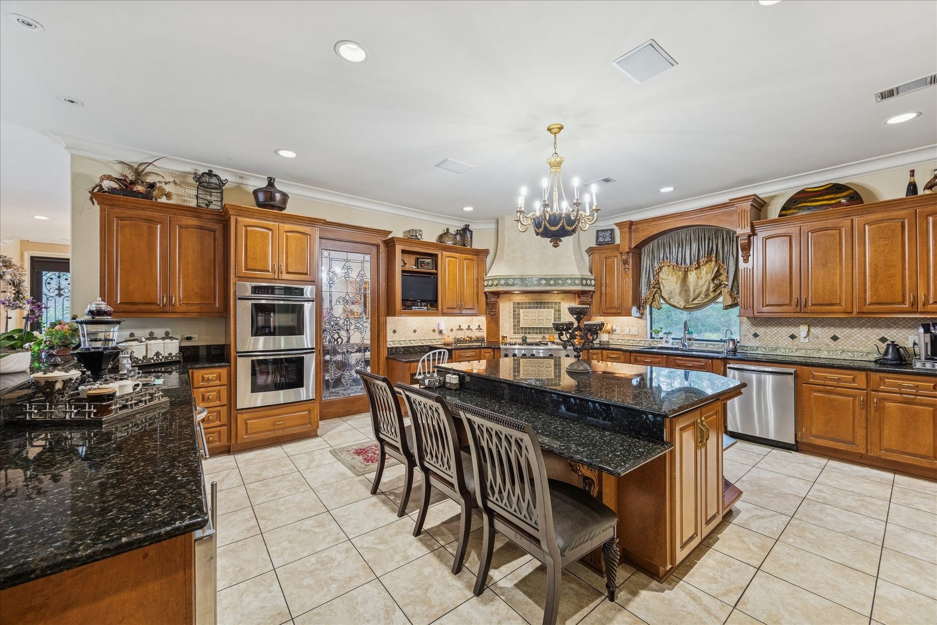 11722 Claywood Street, Houston, TX 77024 Large Kitchen, Sitting Areas, Custom Maple Cabinets