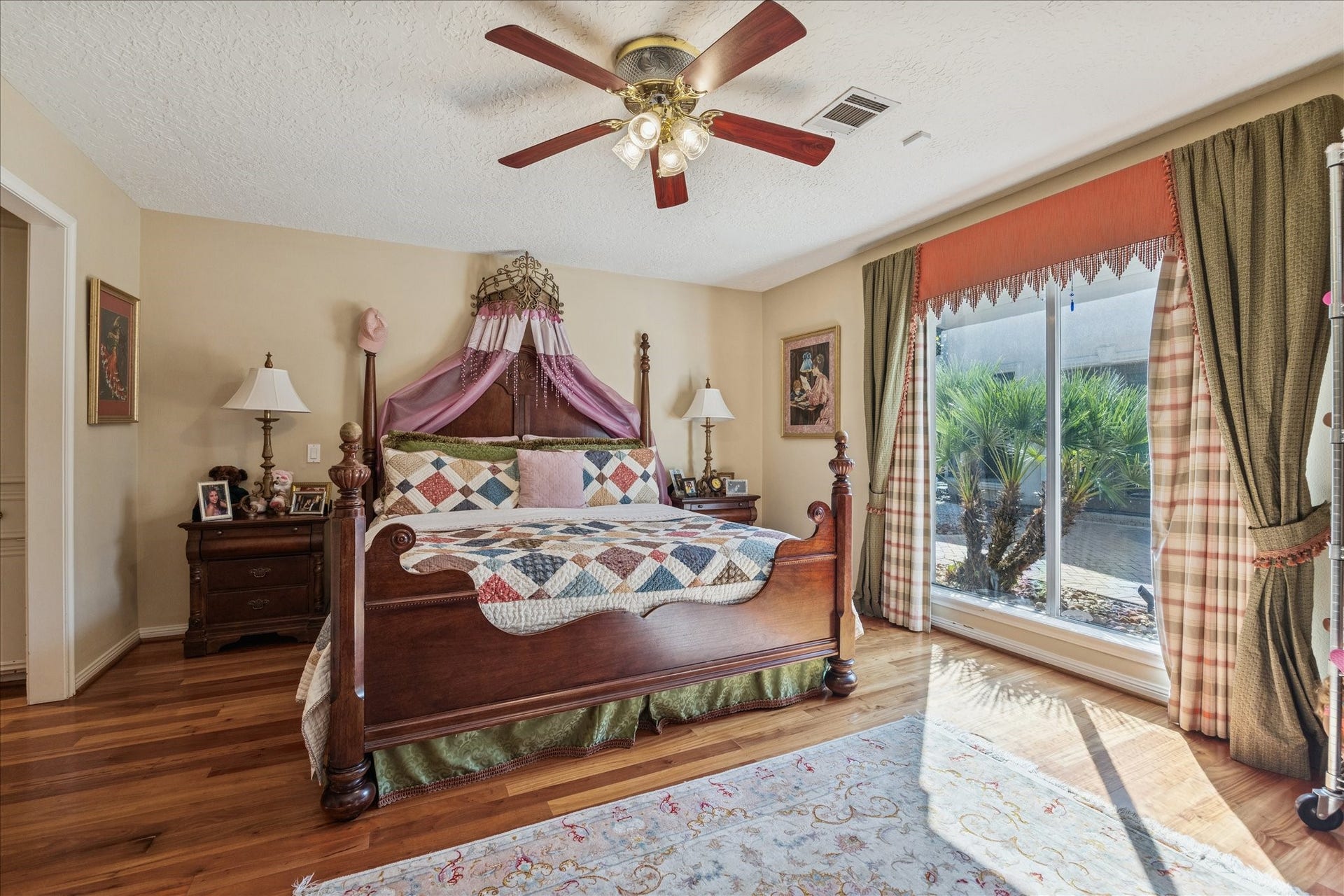 11722 Claywood Street, Houston, TX 77024 Second Master with sitting area and on suite bath