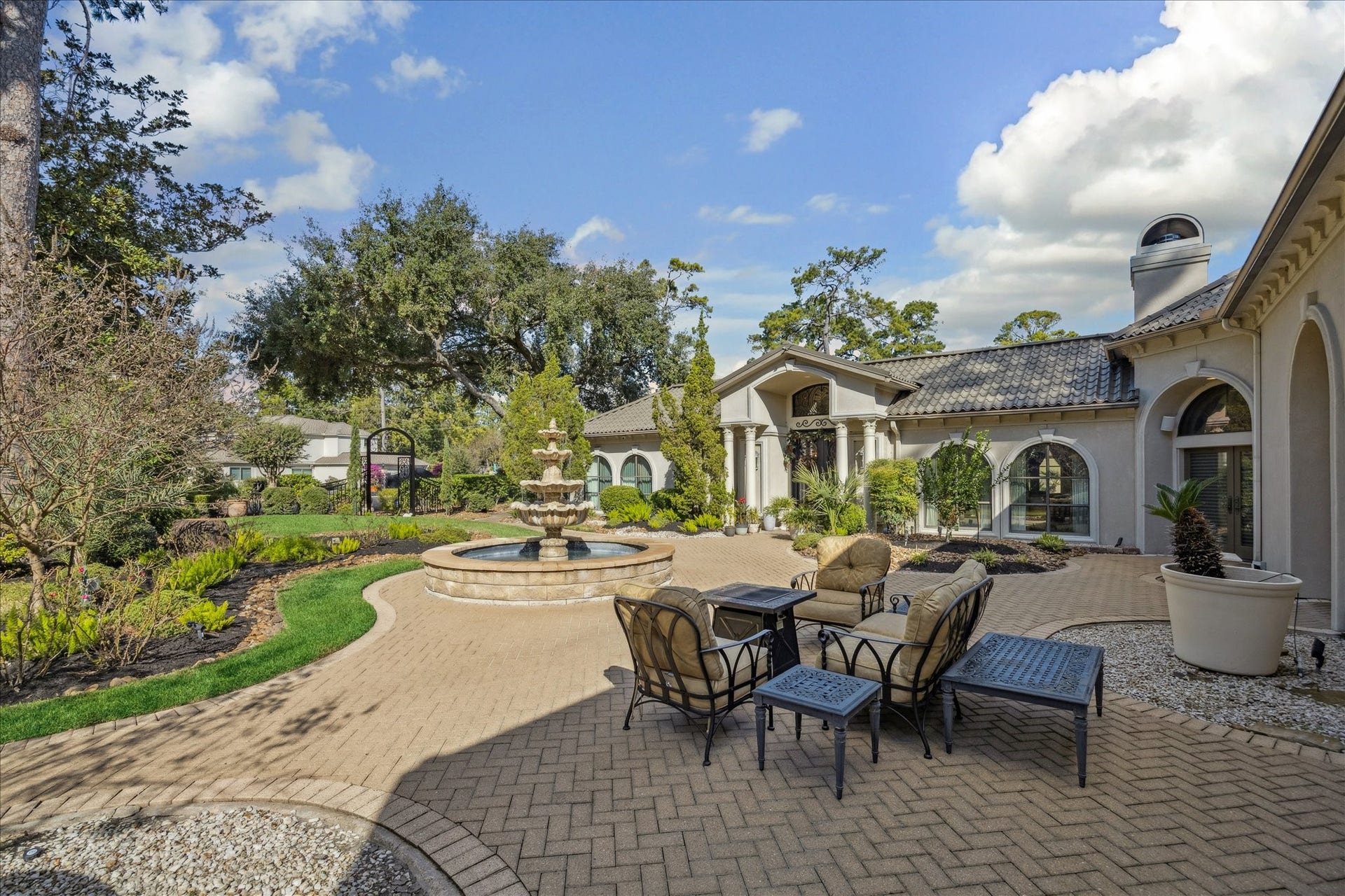 11722 Claywood Street, Houston, TX 77024 Sprawling 1 Story