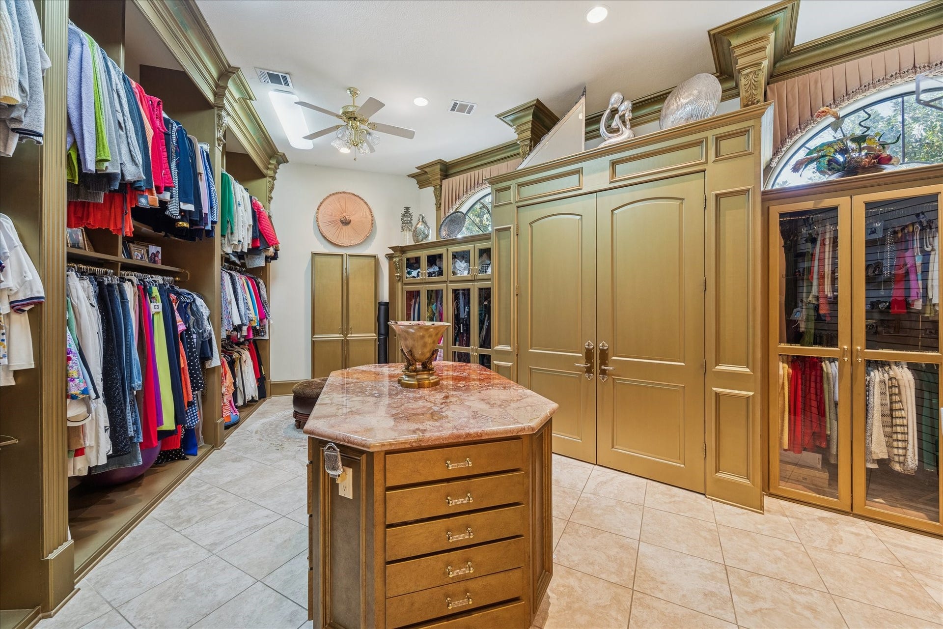11722 Claywood Street, Houston, TX 77024 Her Separate Closet