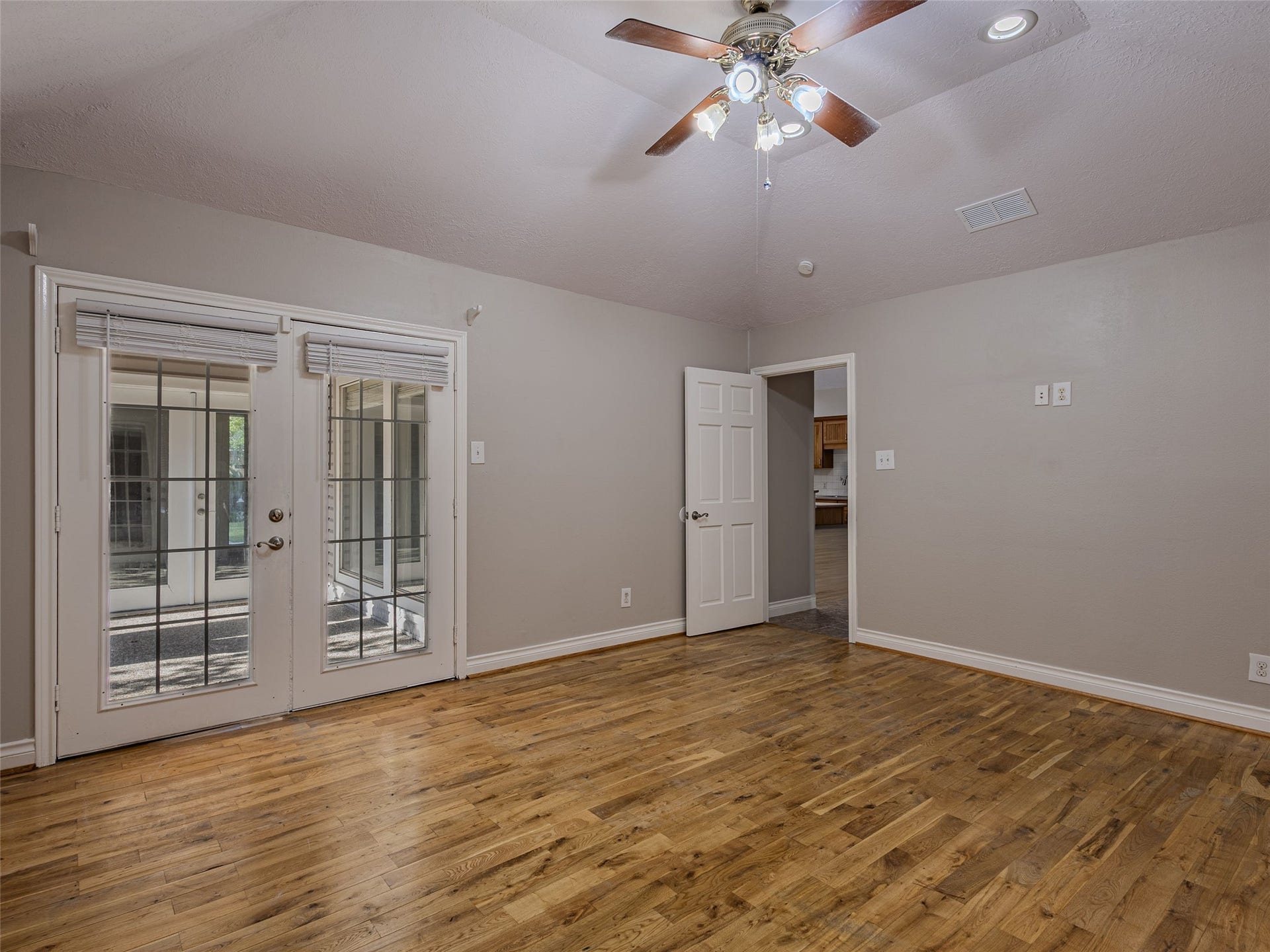 5895 Southern Hills Drive, Houston, TX 77069