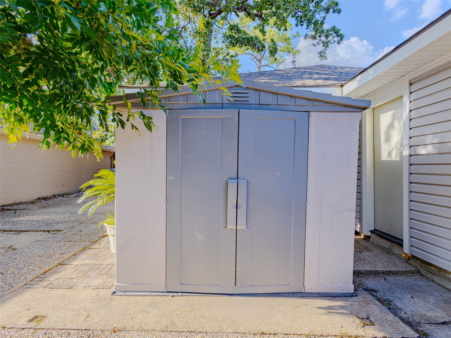 5895 Southern Hills Drive, Houston, TX 77069