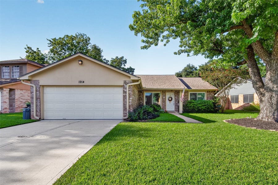 Property photo for 1914 Audubon Court, Richmond, TX