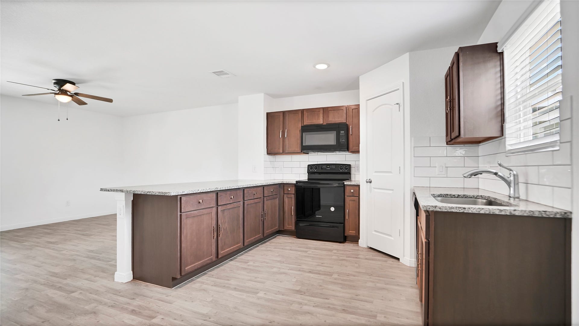 16963 Marie Village Drive, Conroe, TX 77306 16963 Marie Village Drive, Conroe, TX 77306