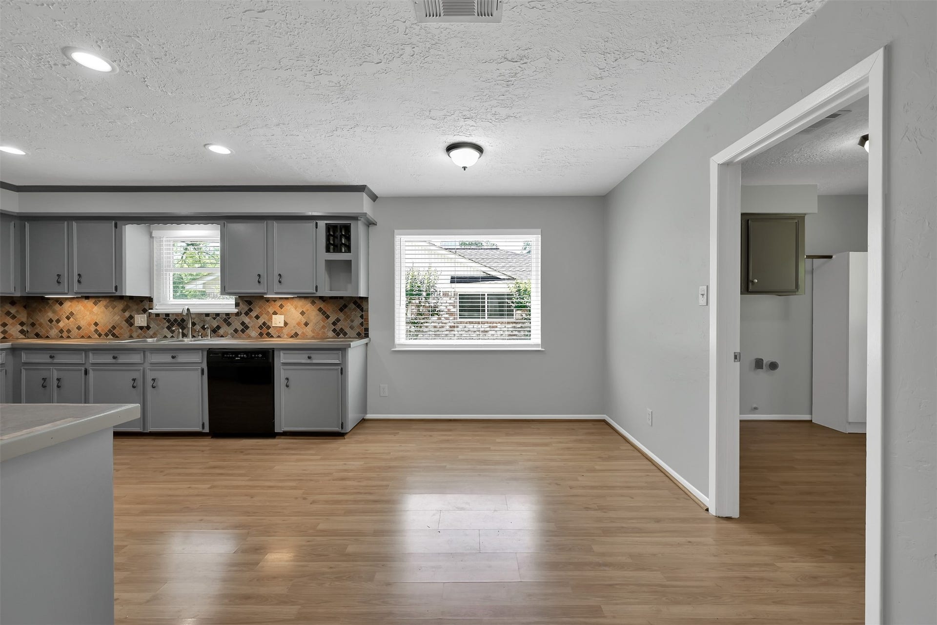 27121 Wells Lane, Oak Ridge North, TX 77385 27121 Wells Lane, Oak Ridge North, TX 77385
