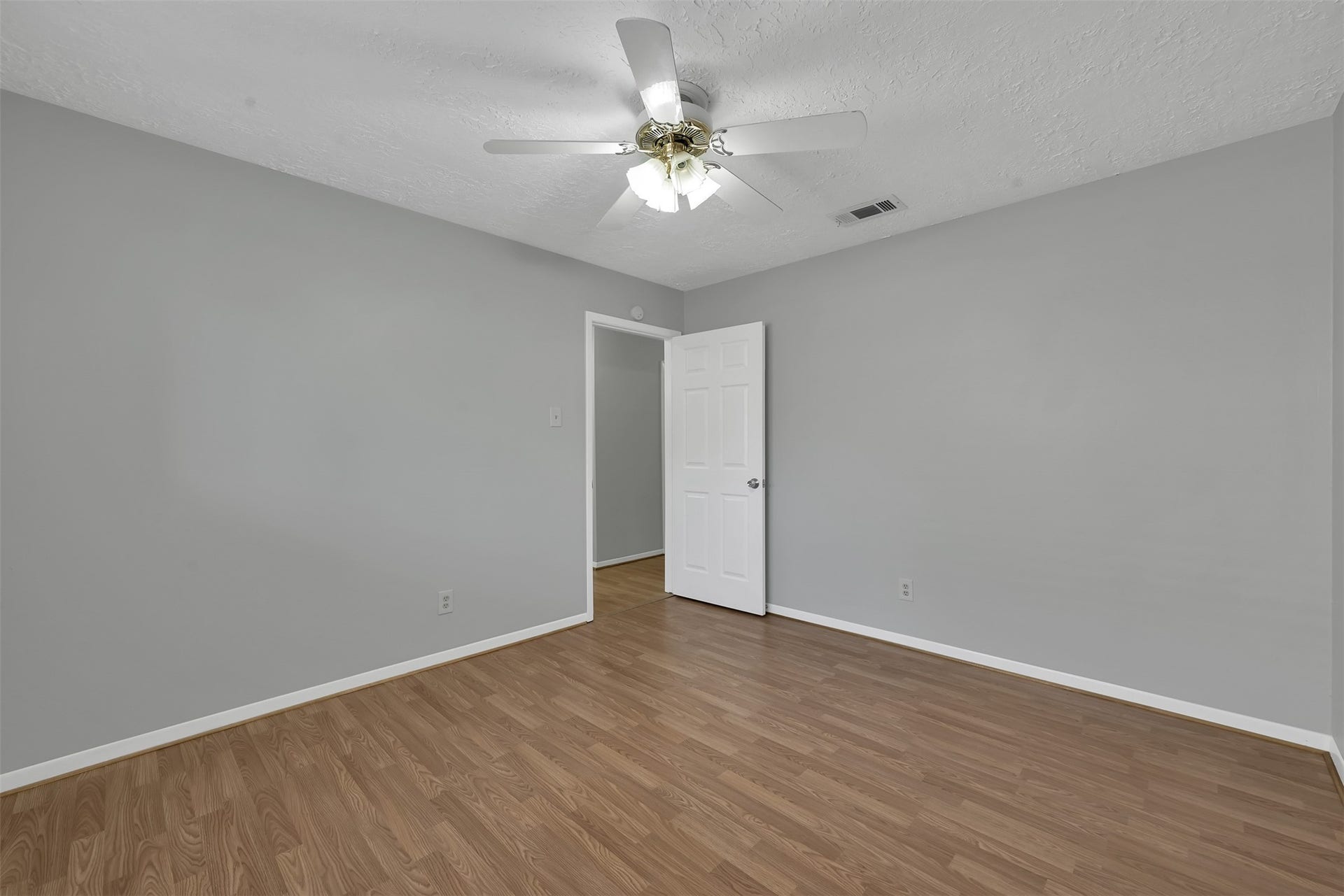 27121 Wells Lane, Oak Ridge North, TX 77385 27121 Wells Lane, Oak Ridge North, TX 77385