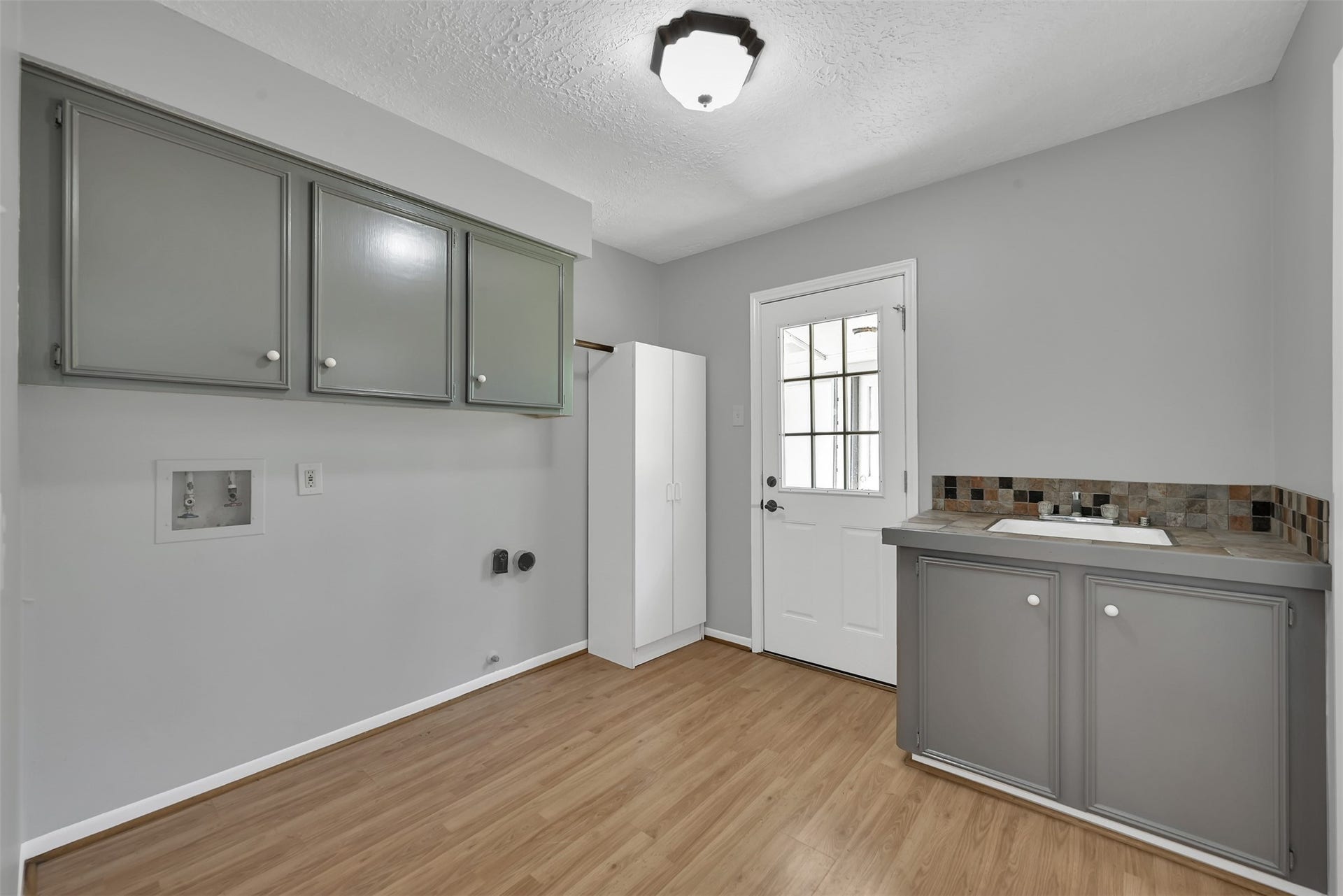 27121 Wells Lane, Oak Ridge North, TX 77385 27121 Wells Lane, Oak Ridge North, TX 77385