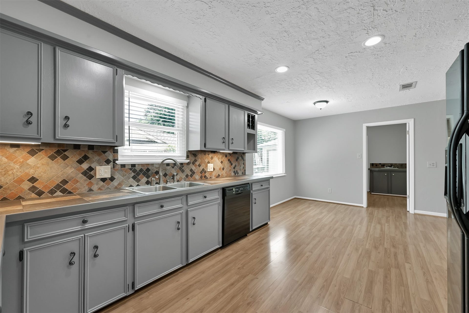 27121 Wells Lane, Oak Ridge North, TX 77385 27121 Wells Lane, Oak Ridge North, TX 77385