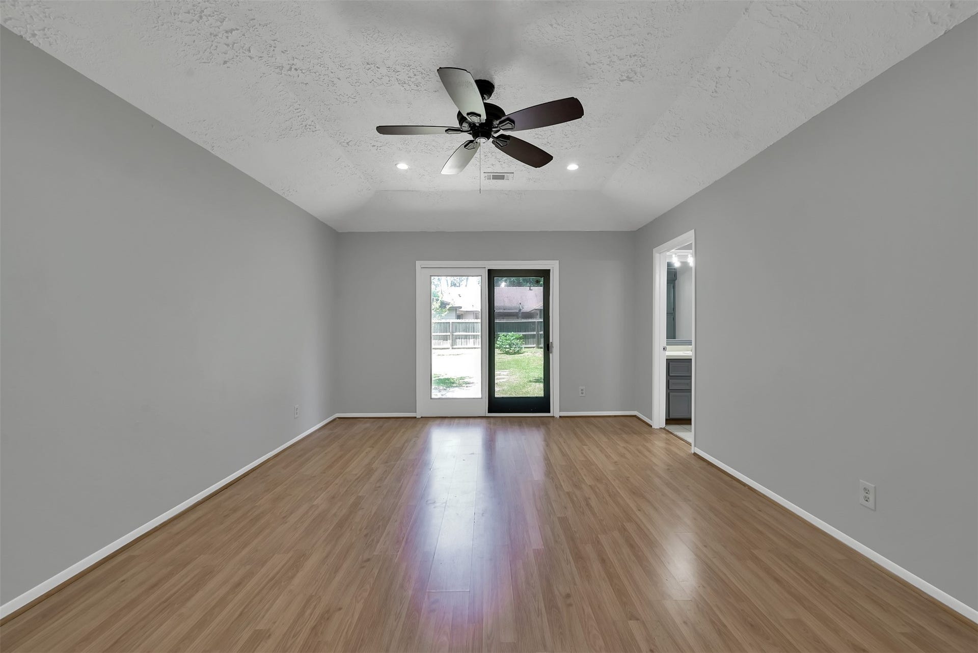 27121 Wells Lane, Oak Ridge North, TX 77385 27121 Wells Lane, Oak Ridge North, TX 77385