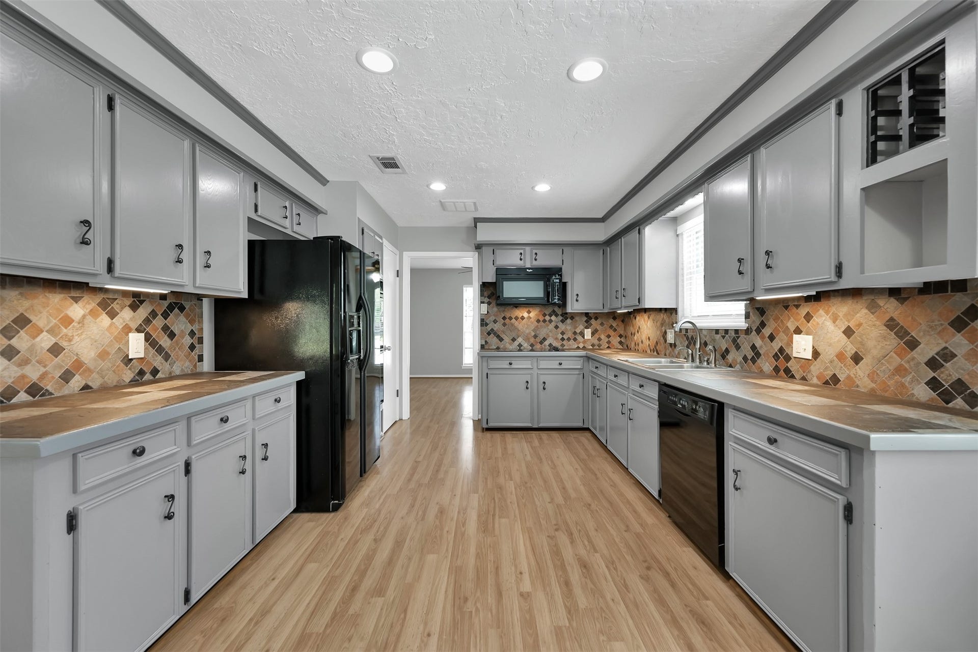 27121 Wells Lane, Oak Ridge North, TX 77385 27121 Wells Lane, Oak Ridge North, TX 77385
