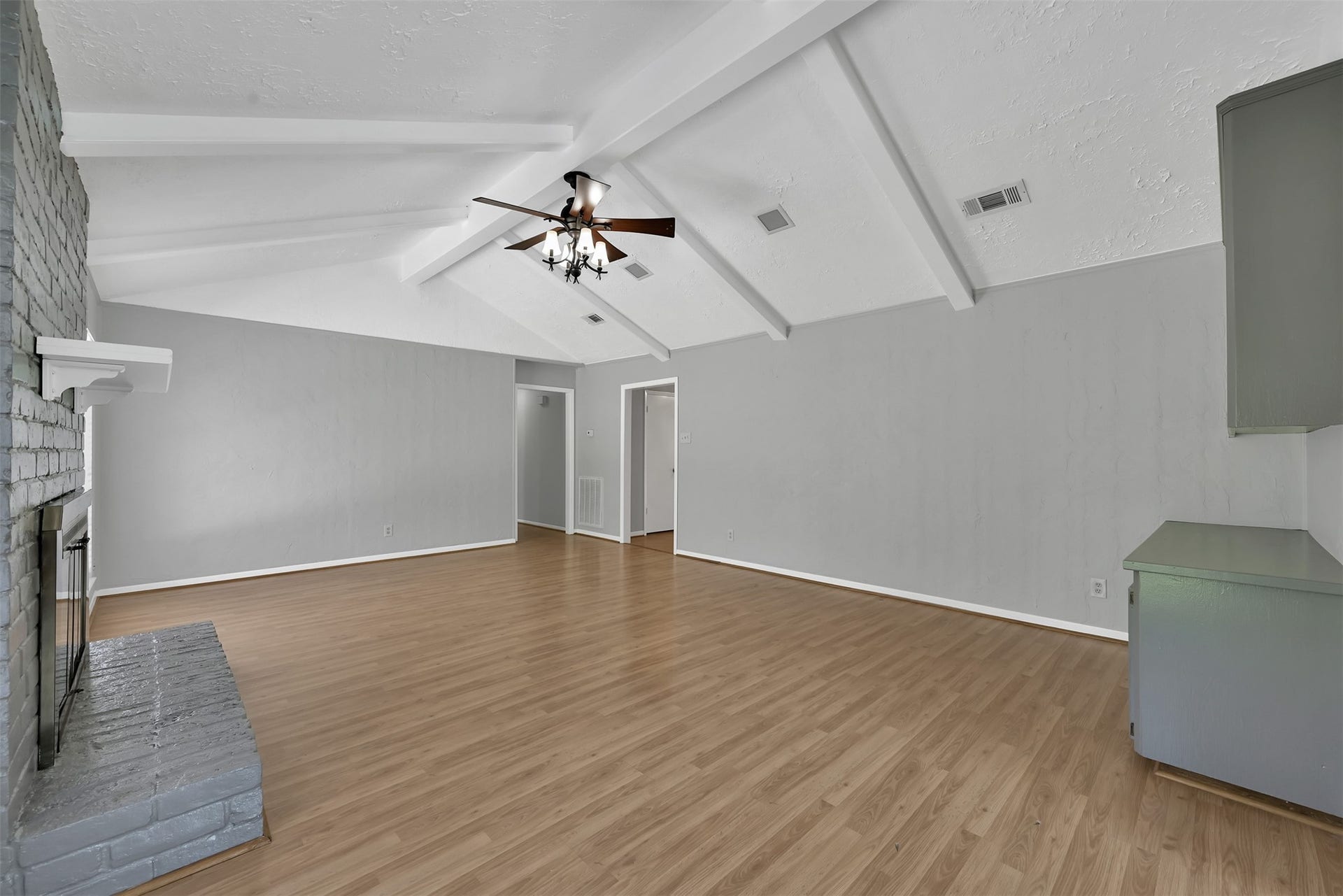 27121 Wells Lane, Oak Ridge North, TX 77385 27121 Wells Lane, Oak Ridge North, TX 77385