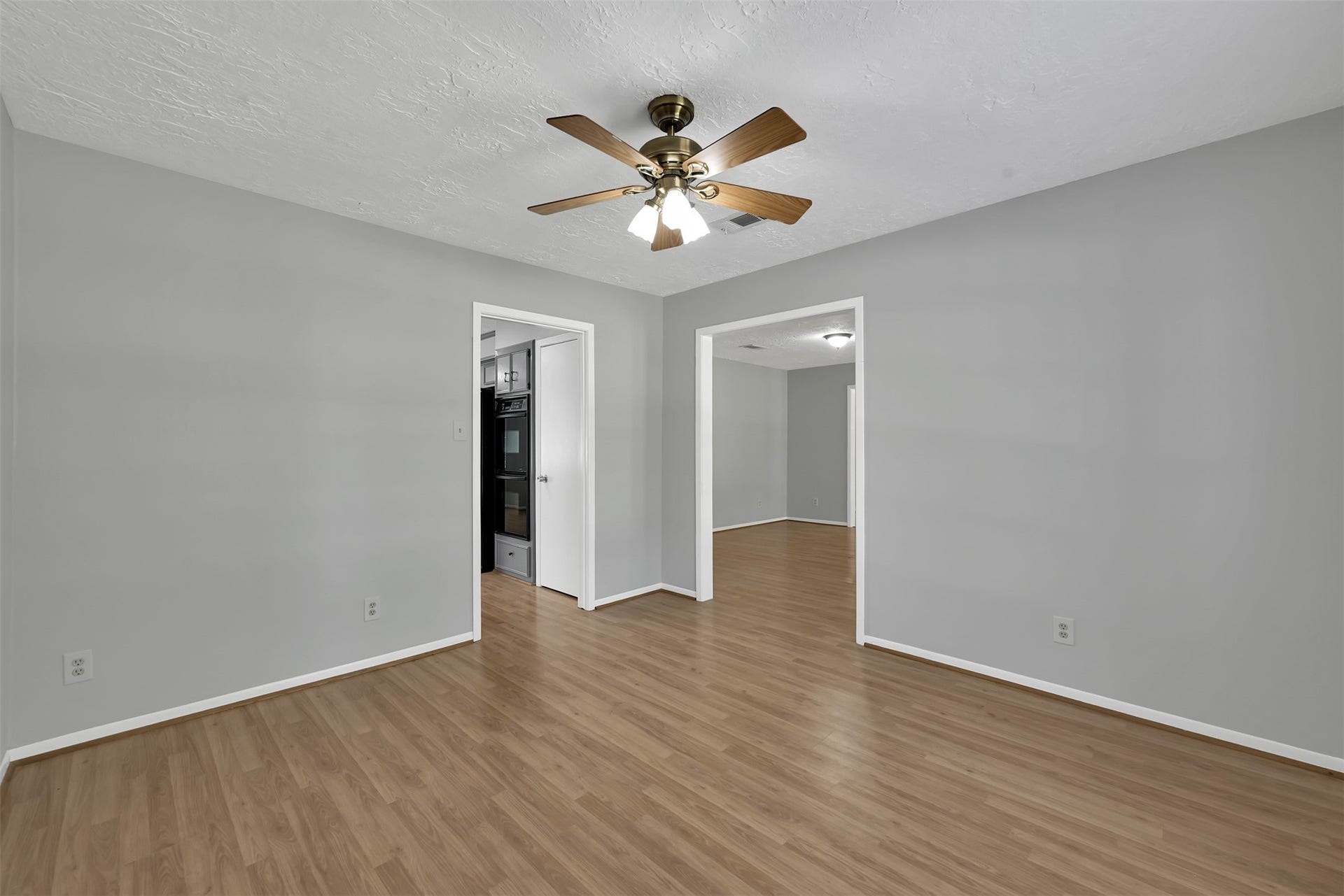 27121 Wells Lane, Oak Ridge North, TX 77385 27121 Wells Lane, Oak Ridge North, TX 77385