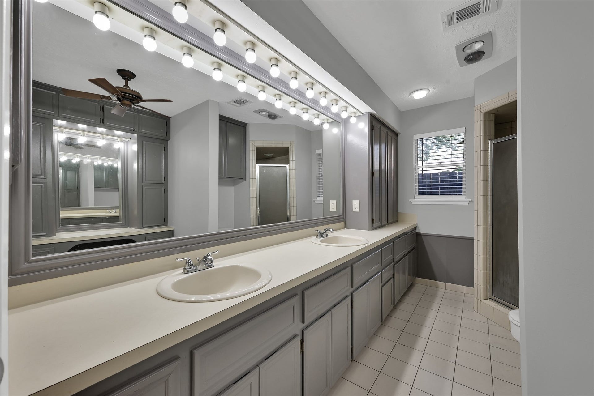 27121 Wells Lane, Oak Ridge North, TX 77385 27121 Wells Lane, Oak Ridge North, TX 77385