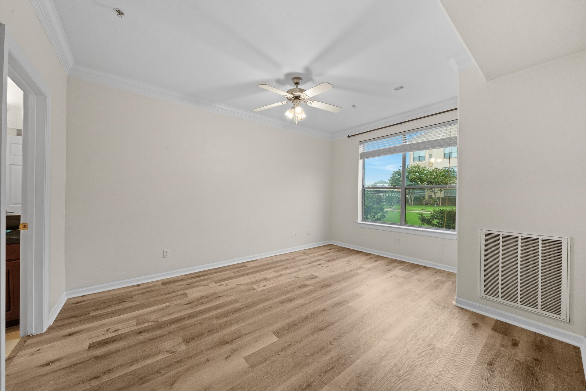 6611 W Sam Houston Parkway S, #1E, Houston, TX 77072