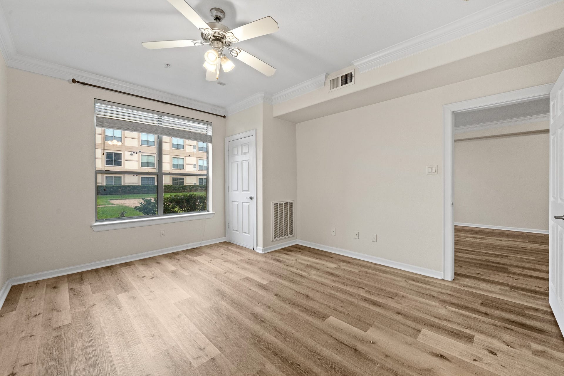 6611 W Sam Houston Parkway S, #1E, Houston, TX 77072