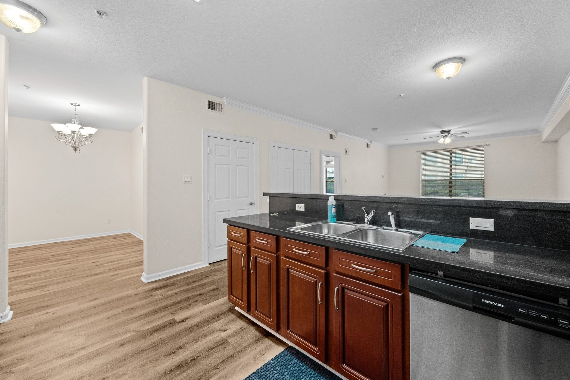 6611 W Sam Houston Parkway S, #1E, Houston, TX 77072