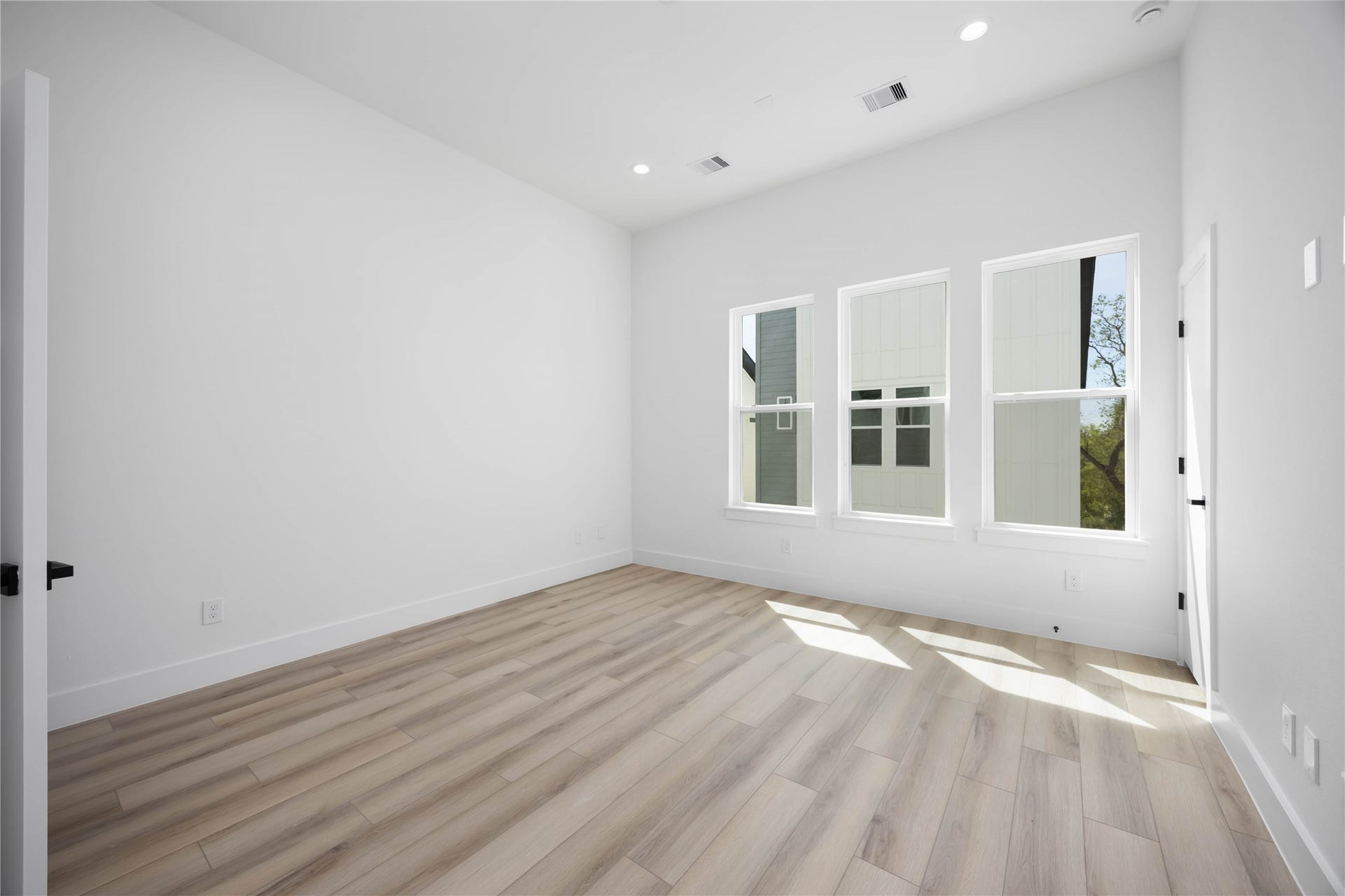 6737 Peerless Street, #B, Houston, TX 77021 6737 Peerless Street, #B, Houston, TX 77021