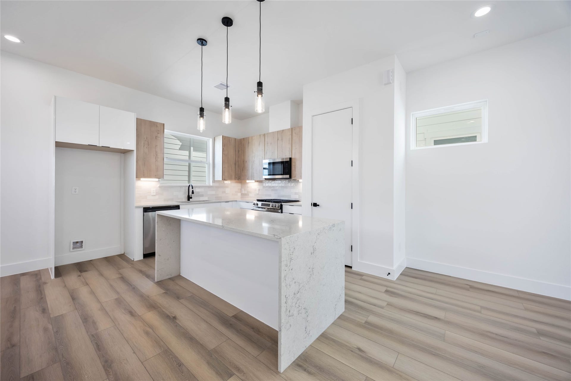 6737 Peerless Street, #B, Houston, TX 77021 6737 Peerless Street, #B, Houston, TX 77021