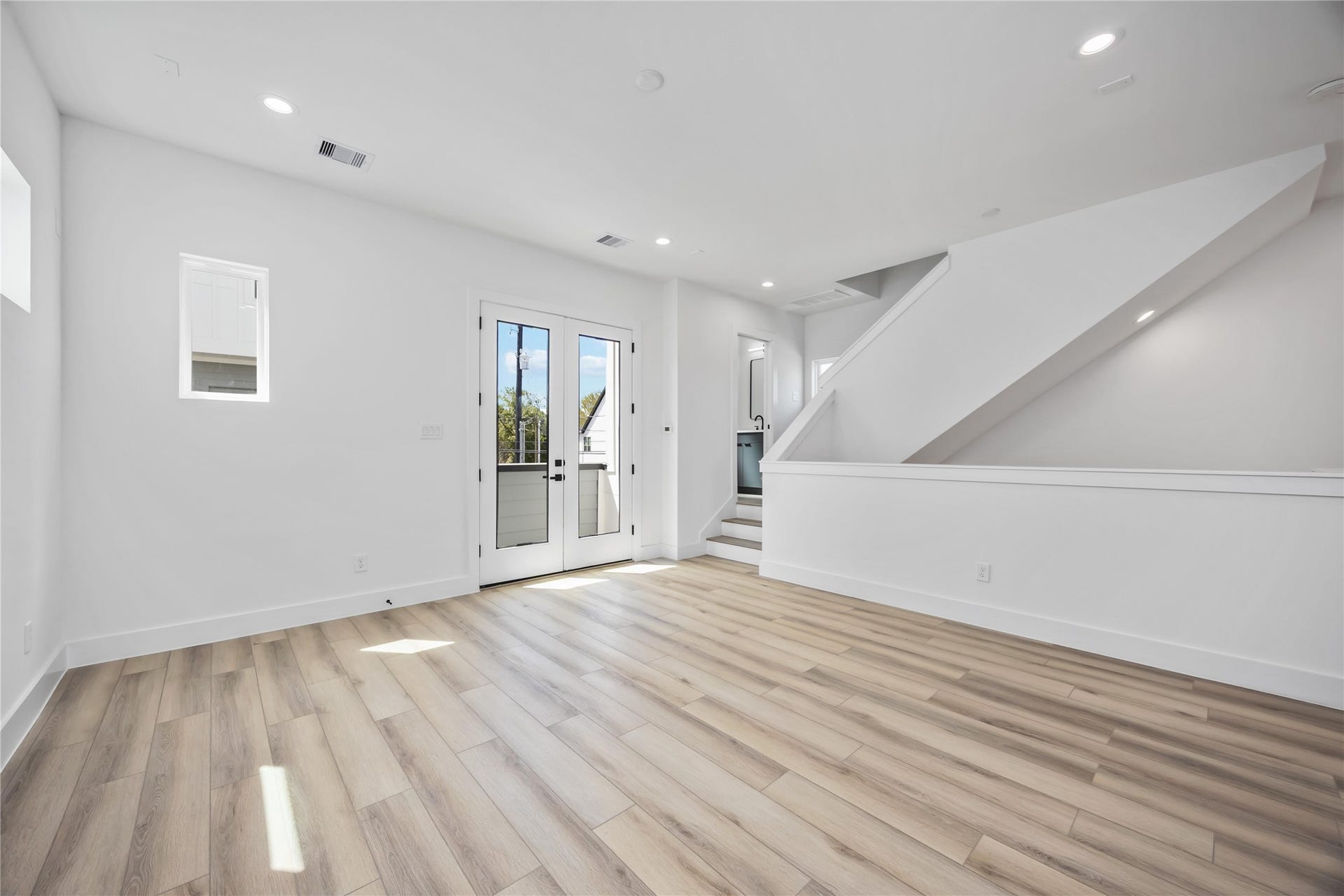 6737 Peerless Street, #B, Houston, TX 77021 6737 Peerless Street, #B, Houston, TX 77021