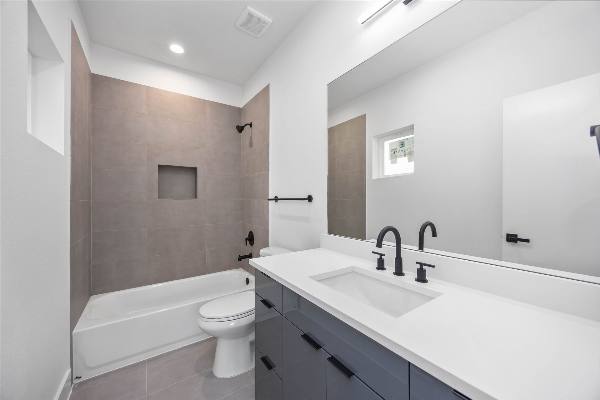6737 Peerless Street, #B, Houston, TX 77021 6737 Peerless Street, #B, Houston, TX 77021