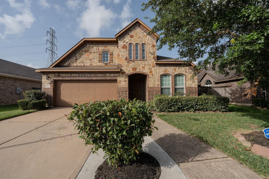 Property photo for 1991 Honey Meadow lane, Pearland, TX